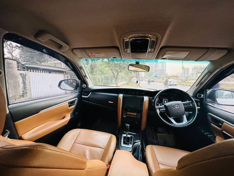 Fortuner-interior-1