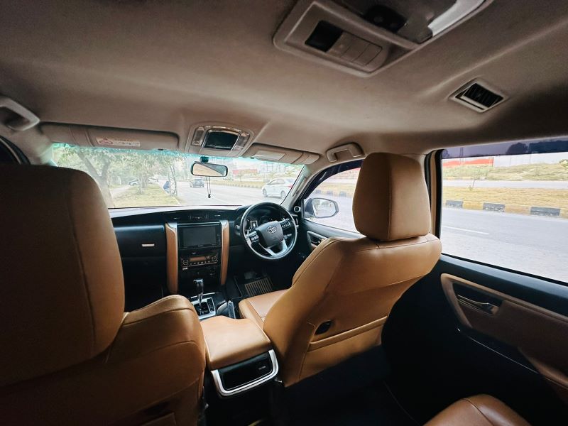 Fortuner-interior-3